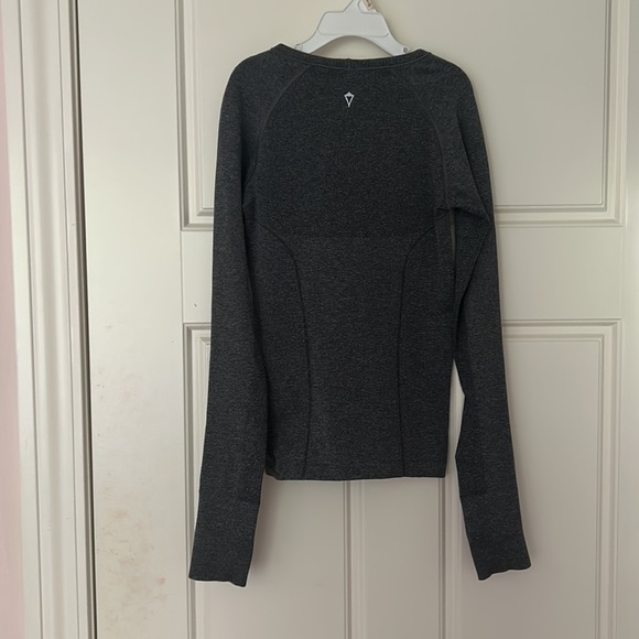 girls small lululemon long sleeve athletic gray shirt - Picture 2 of 3